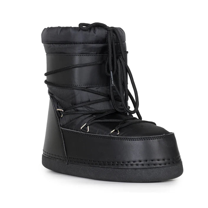 
                      
                        Emmett | Black
                      
                    