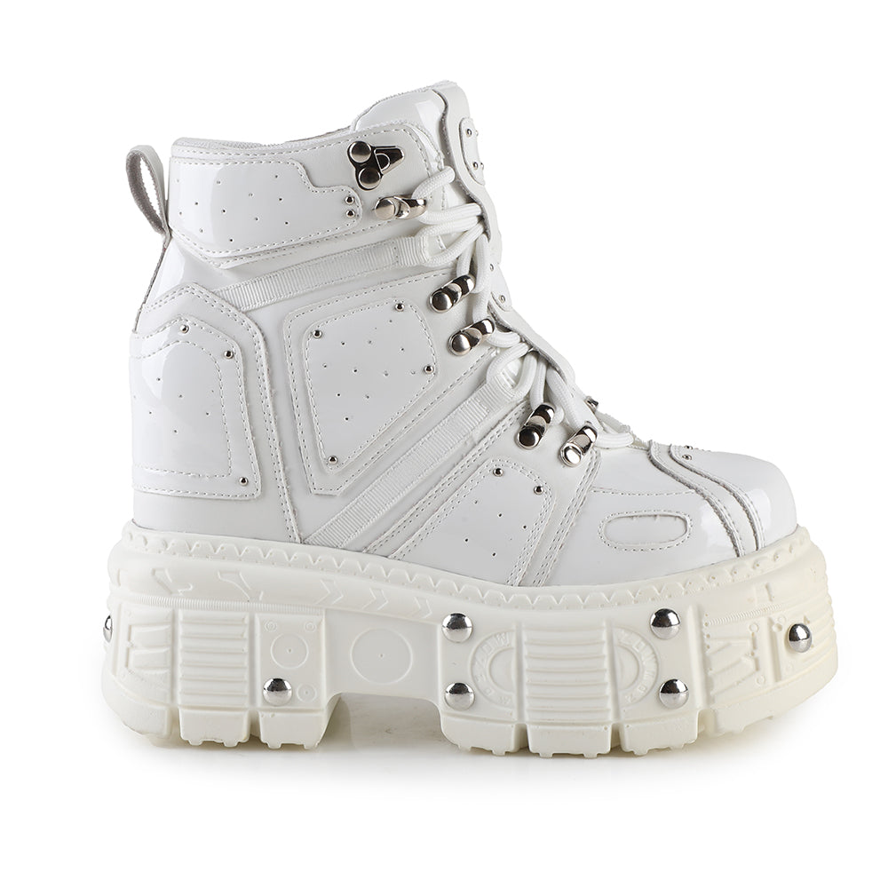 M 05 - White