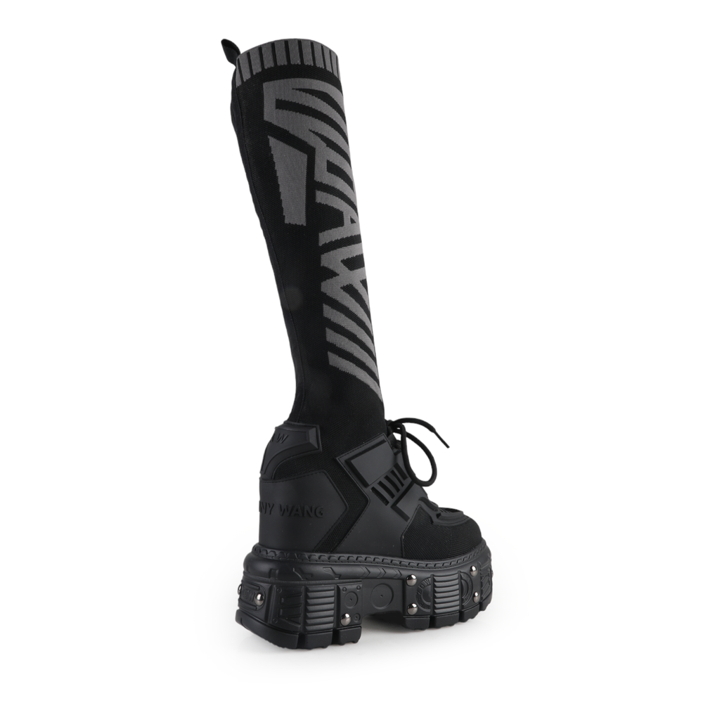 M 09-Black