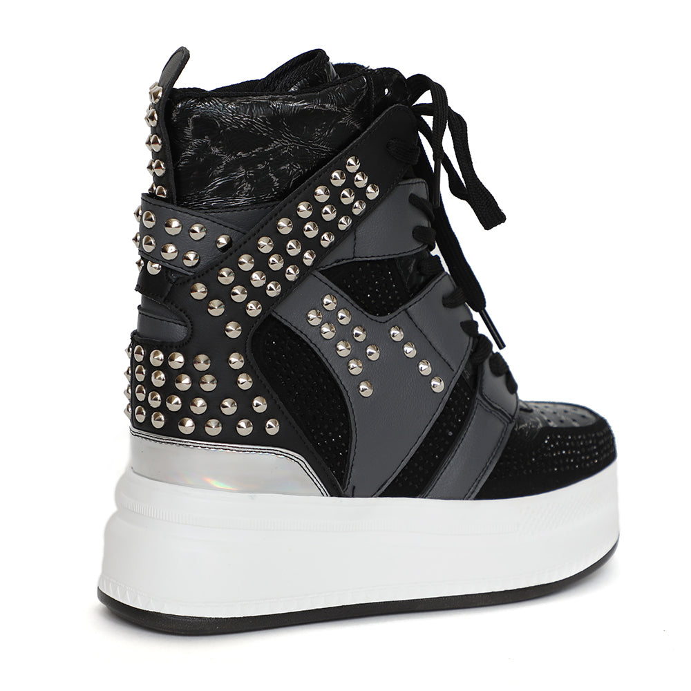 
                      
                        Quince 03 - Black
                      
                    